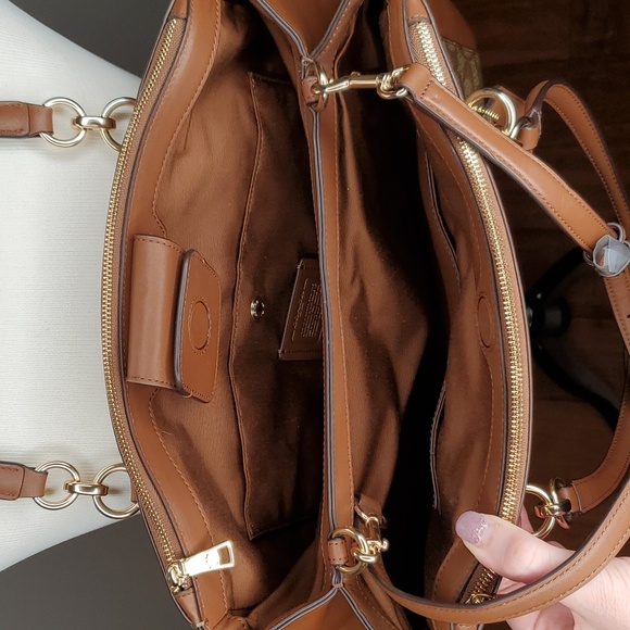 Coach Signature Christie Carryall - Picture 5 of 16